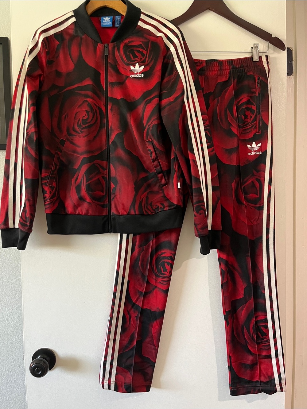 adidas Red Rose Print Women’s Track Jacket & Joggers sz S